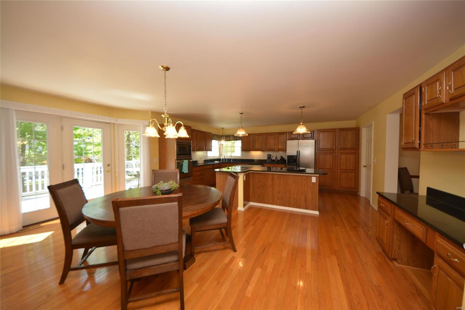 2529 Maple Tree Drive St. Charles, MO 63303 - Photo 10 of 42