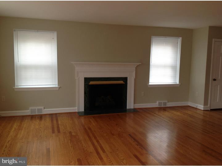 513 Broadview Road Upper Darby, PA 19082 - Photo 2 of 12