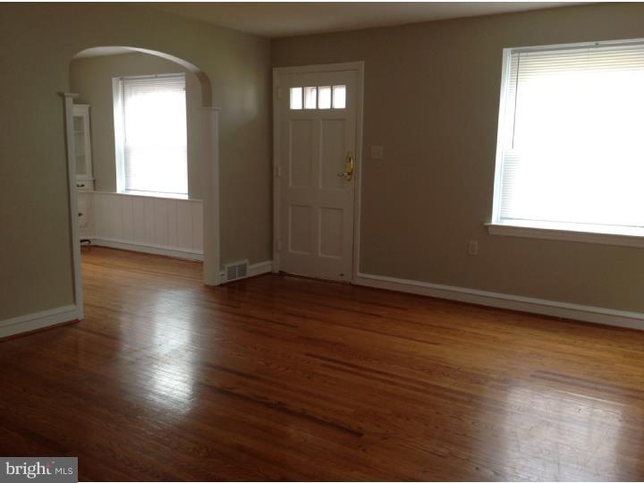 513 Broadview Road Upper Darby, PA 19082 - Photo 4 of 12