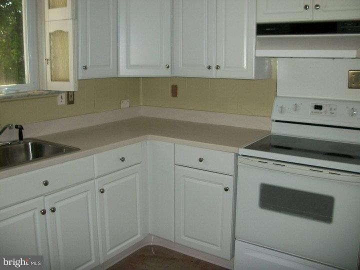 513 Broadview Road Upper Darby, PA 19082 - Photo 6 of 12