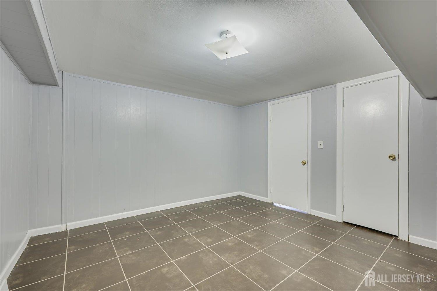 2 Garfield Park Edison, NJ 08837 - Photo 16 of 21 a view of an empty room