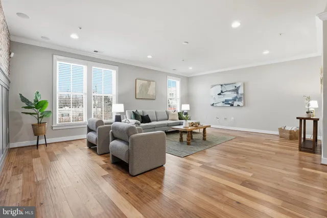 $999,999 | 2307 Richmond Highway, Unit 102, Alexandria, VA 22301