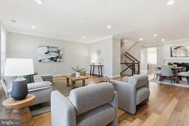 $999,999 | 2307 Richmond Highway, Unit 102, Alexandria, VA 22301