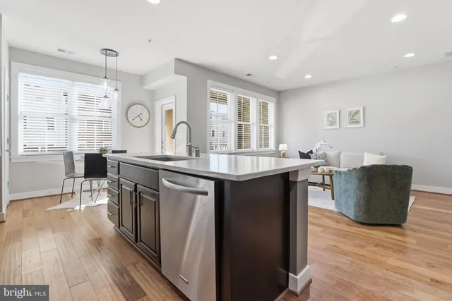 $999,999 | 2307 Richmond Highway, Unit 102, Alexandria, VA 22301