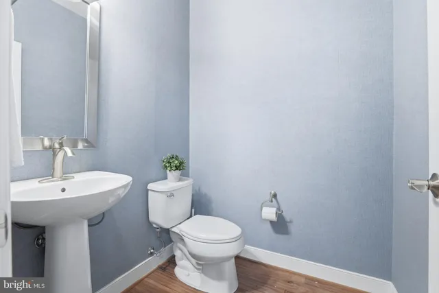 $999,999 | 2307 Richmond Highway, Unit 102, Alexandria, VA 22301