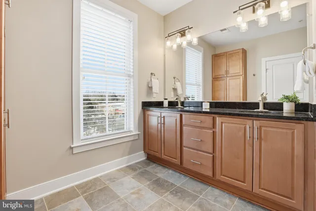 $999,999 | 2307 Richmond Highway, Unit 102, Alexandria, VA 22301