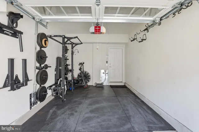 $999,999 | 2307 Richmond Highway, Unit 102, Alexandria, VA 22301