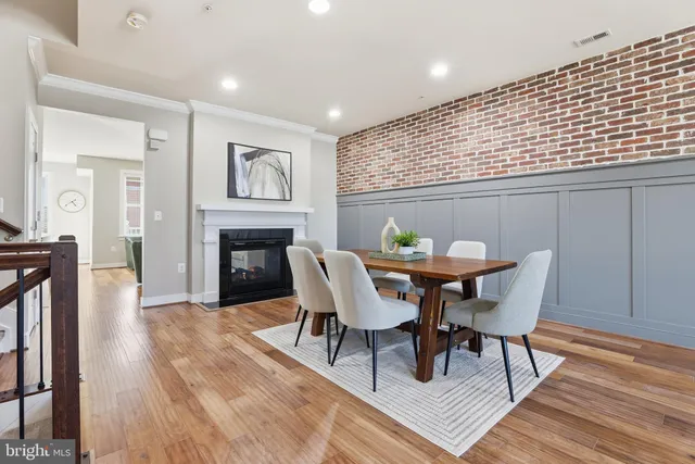 $999,999 | 2307 Richmond Highway, Unit 102, Alexandria, VA 22301