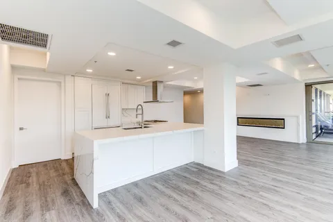 $1,650,000 | 7137 East Rancho Vista Drive, Unit 7008, Scottsdale, AZ 85251