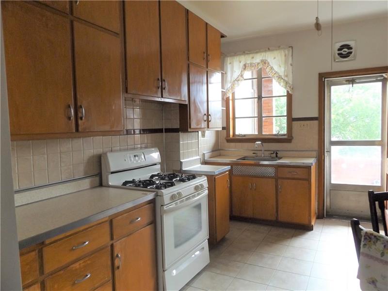 1517 Beaver Road Ambridge, PA 15003 - Photo 2 of 19 Gallery Image 2