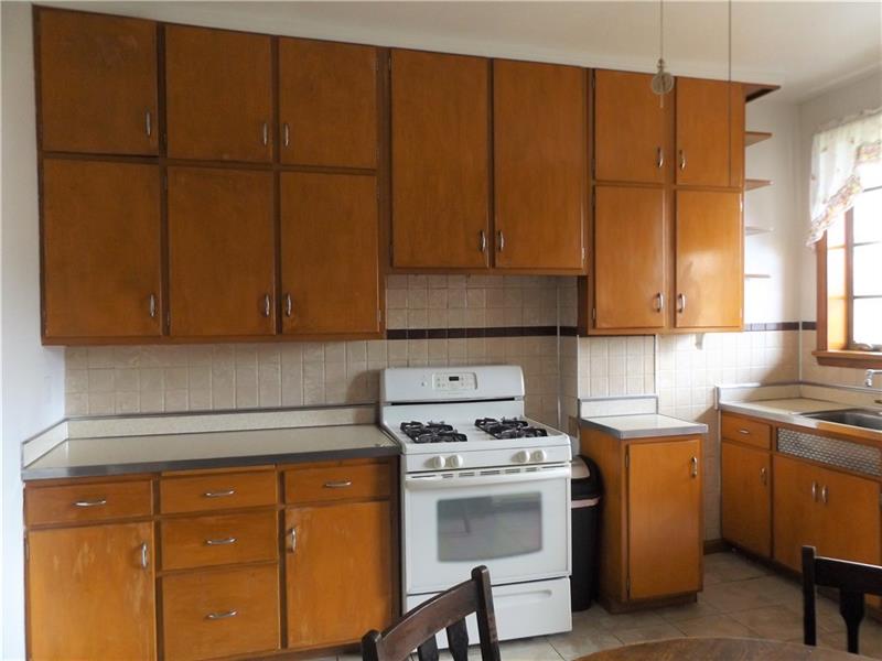 1517 Beaver Road Ambridge, PA 15003 - Photo 3 of 19 Gallery Image 3