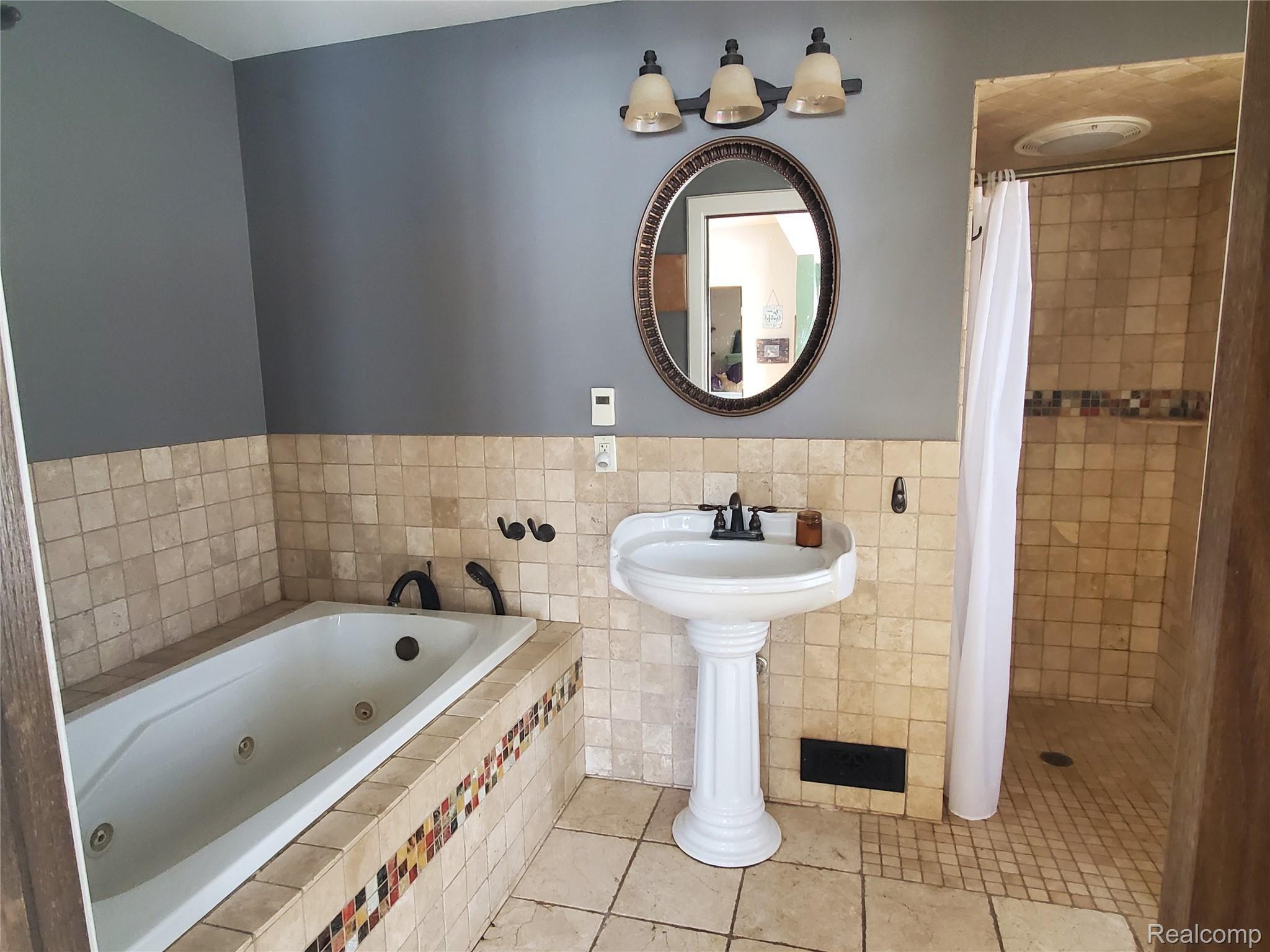 5241 Bordman Road Dryden, MI 48428 - Photo 36 of 64 Master bathroom-main floor