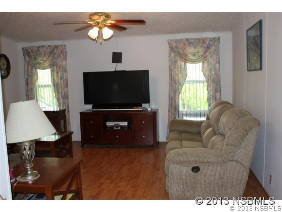 4357 Whiting Way Edgewater, FL 32141 - Photo 4 of 24 Gallery Image 4
