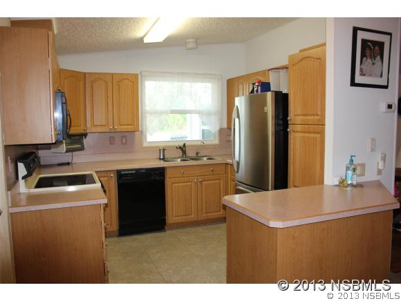 4357 Whiting Way Edgewater, FL 32141 - Photo 5 of 24 Gallery Image 5