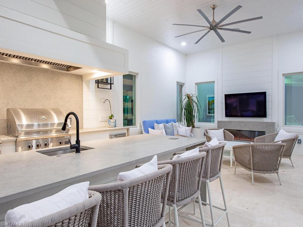 188 West Street Naples, FL 34108 - Photo 9 of 38