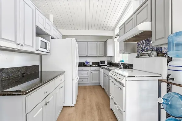 $1,069,000 | 2214 North Spruce Street, Santa Ana, CA 92706