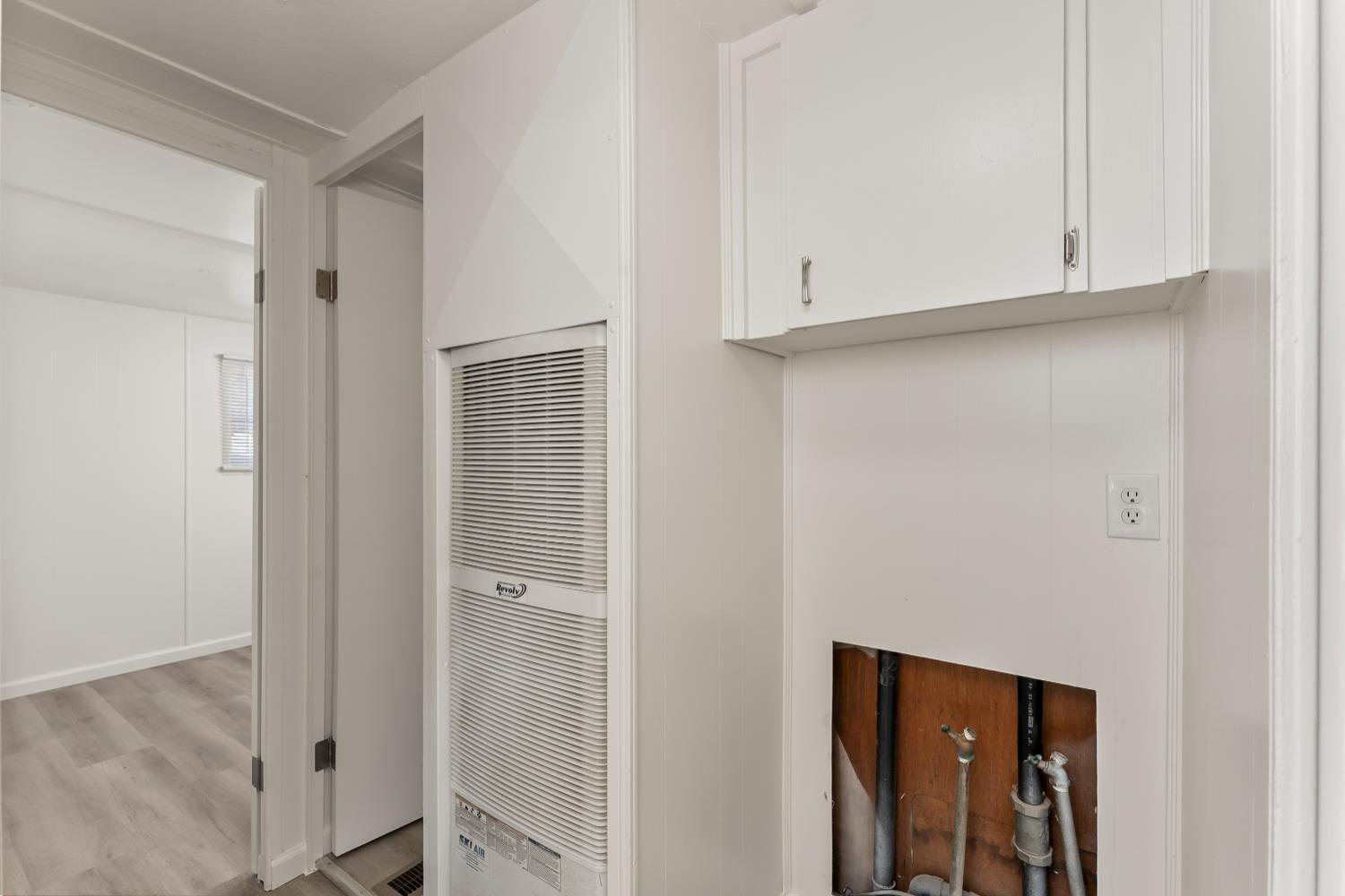1525 Cold Springs Road, Unit 48 Placerville, CA 95667 - Photo 23 of 44 a view of cabinets and window