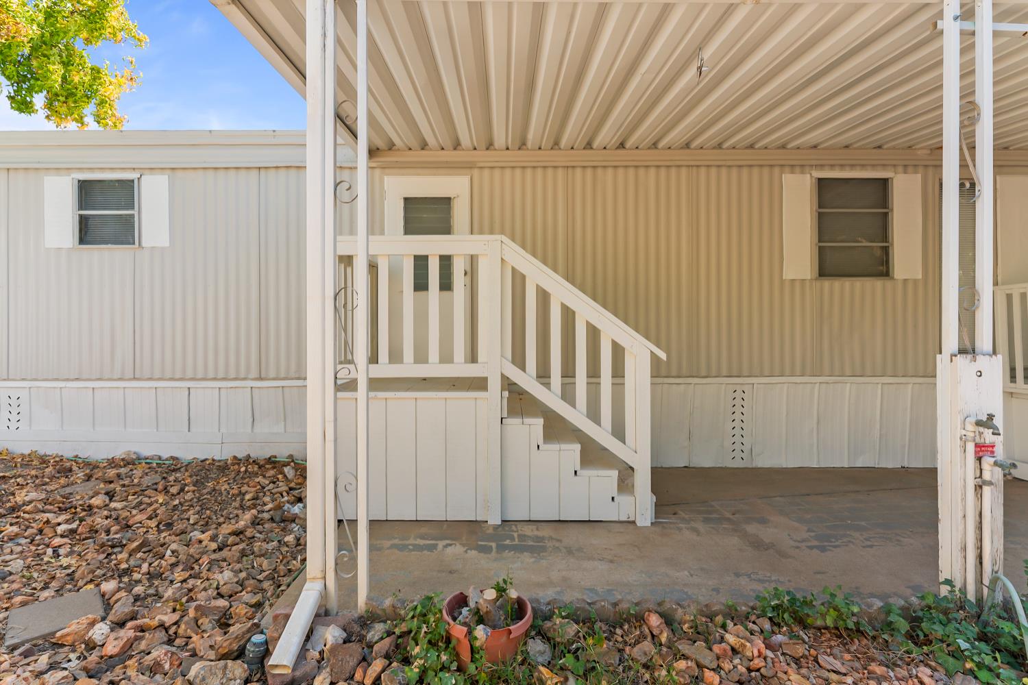 1525 Cold Springs Road, Unit 48 Placerville, CA 95667 - Photo 25 of 44 a view of entryway