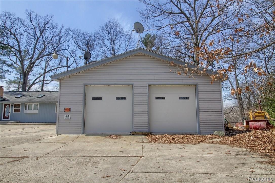 3139 Gilmour Road Leonard, MI 48367 - Photo 5 of 38 2_Car_Detached_Garage.jpg