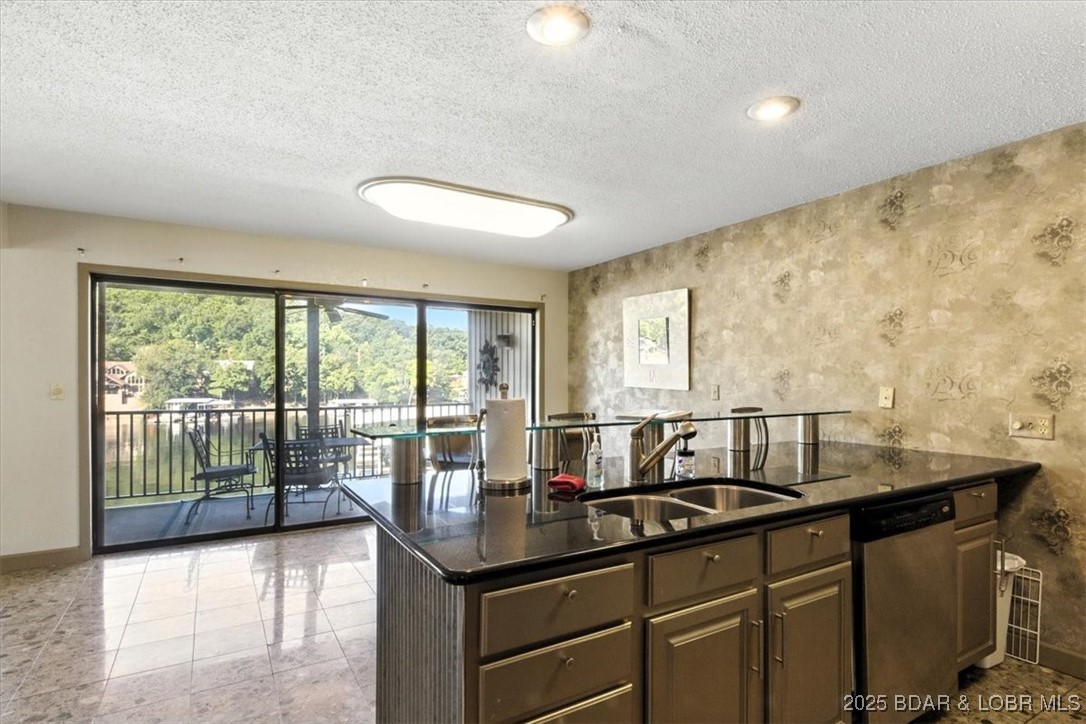 524 Indian Pointe, Unit 524 Osage Beach, MO 65065 - Photo 8 of 39