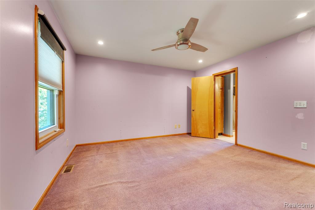 6879 Crofoot Road Fowlerville, MI 48836 - Photo 6 of 35