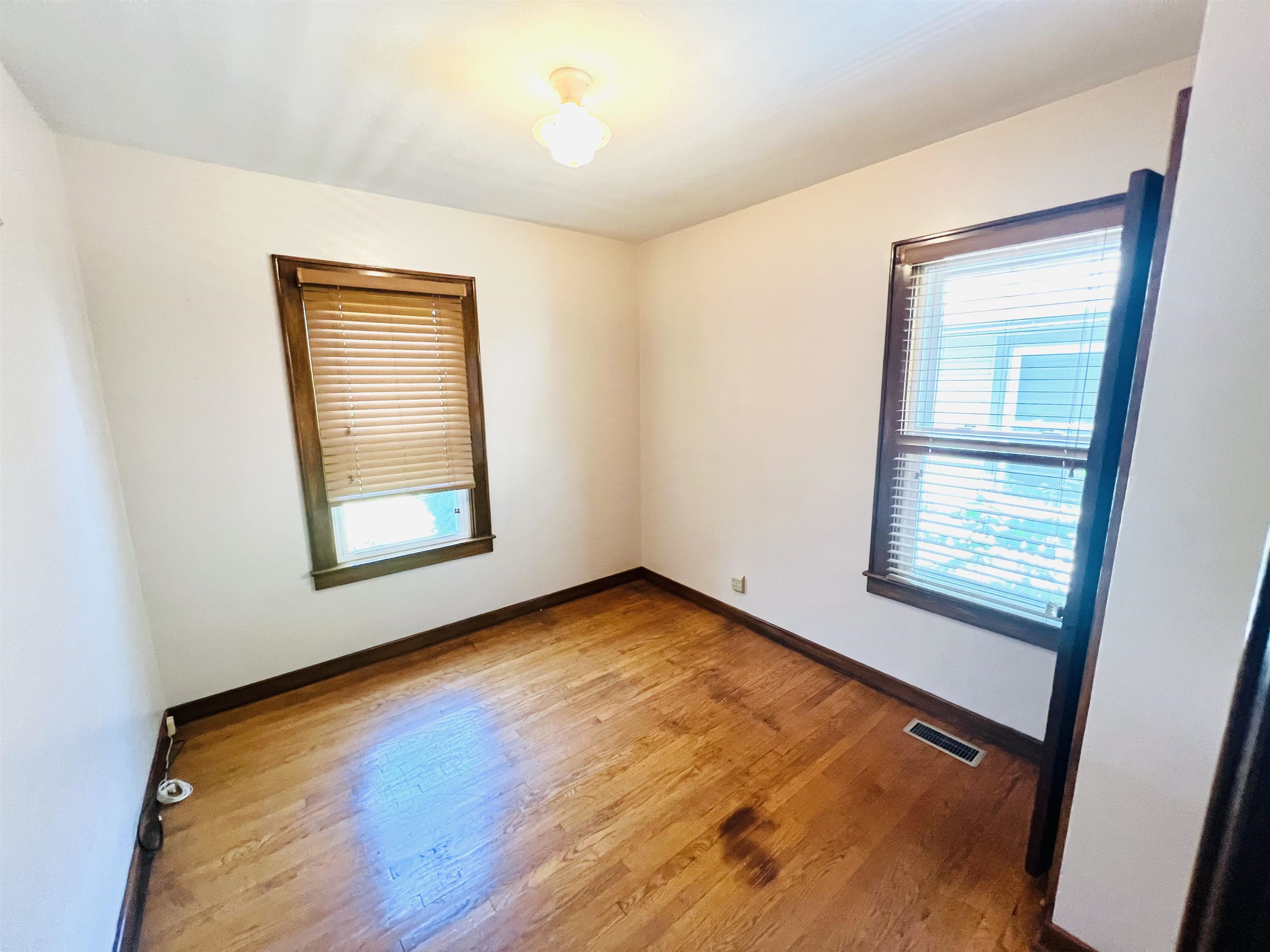 310 Yale Street Bay City, MI 48708 - Photo 13 of 21 Gallery Image 13