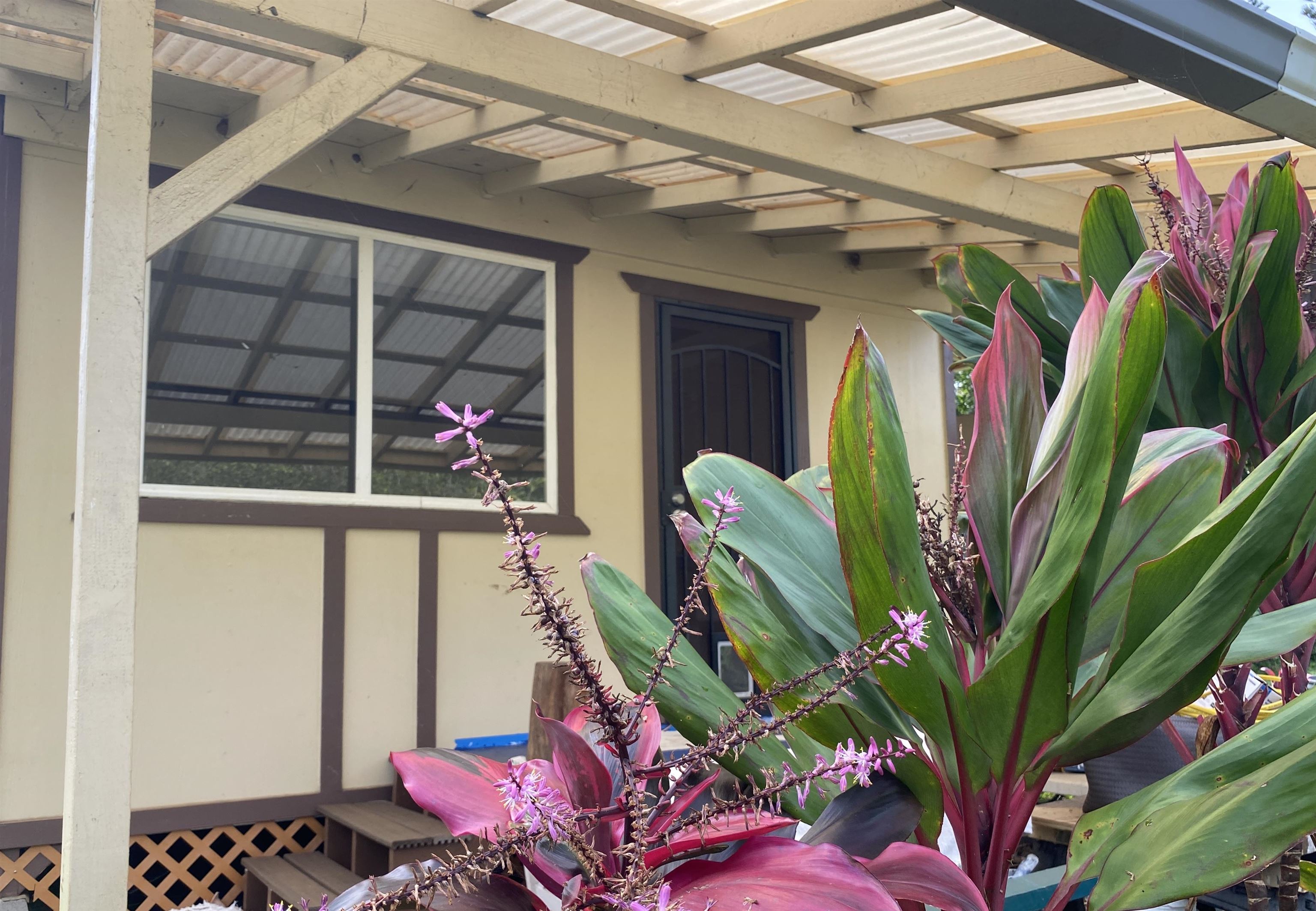 700 Honopou Road, Unit 700 HONOPOU RD Haiku, HI 96708 - Photo 40 of 50 a view of walk in closet with clothes