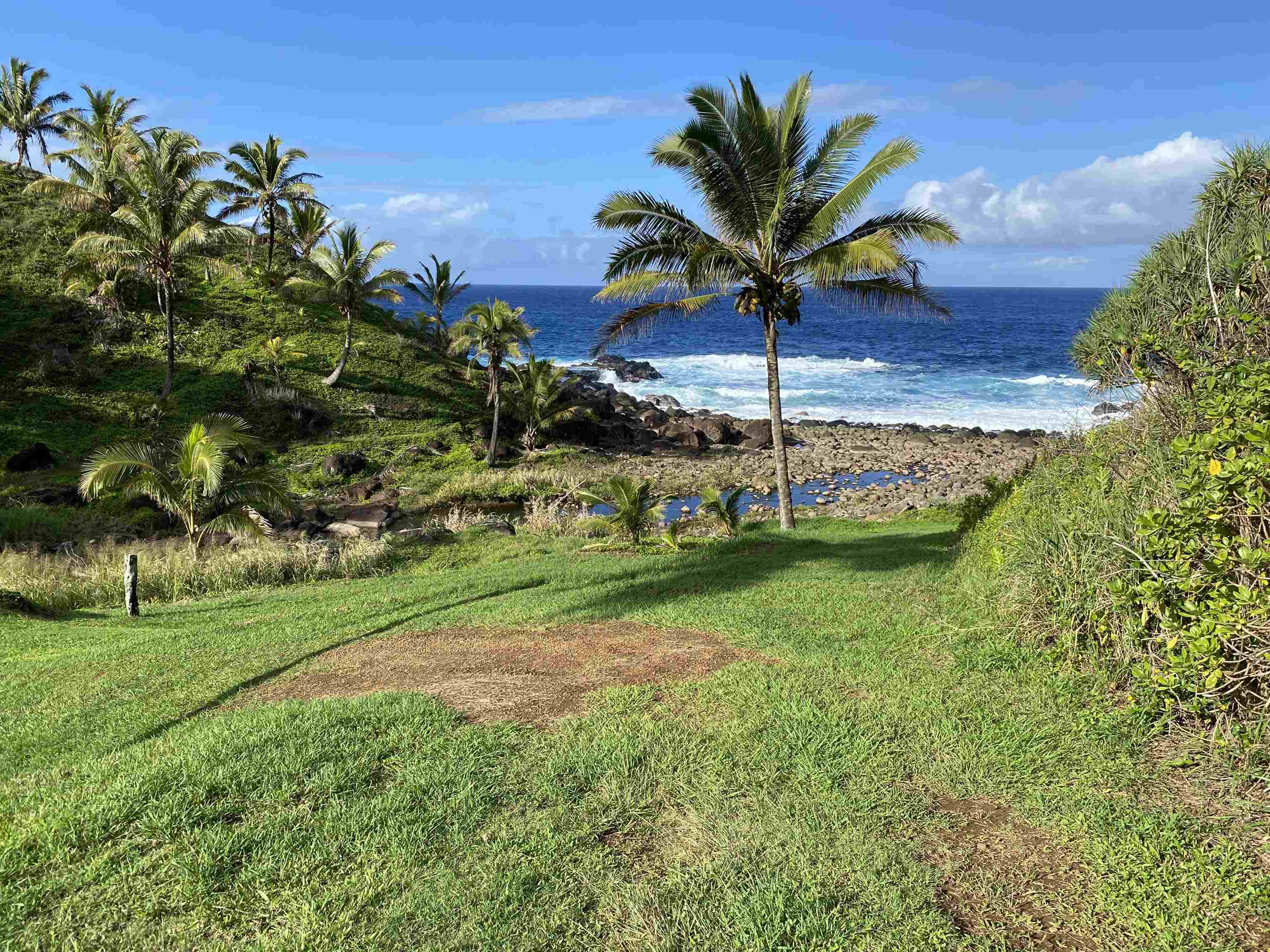 700 Honopou Road, Unit 700 HONOPOU RD Haiku, HI 96708 - Photo 47 of 50 a view of a house with a big yard