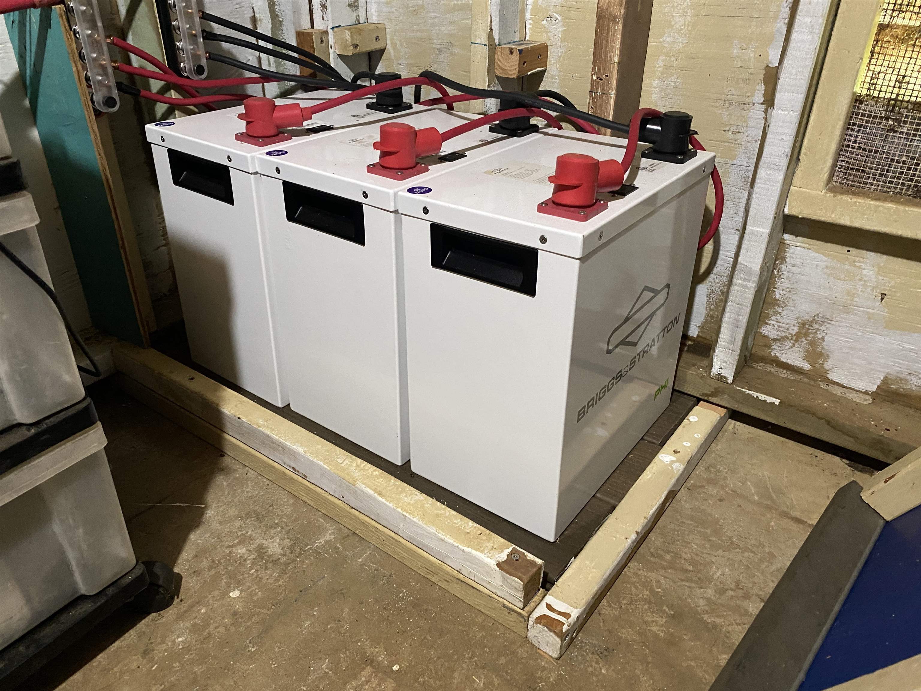 700 Honopou Road, Unit 700 HONOPOU RD Haiku, HI 96708 - Photo 49 of 50 a utility room with dryer and washer