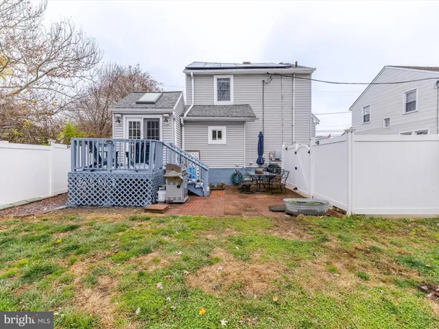 $350,000 | 908 West Amosland Road, Prospect Park, PA 19076