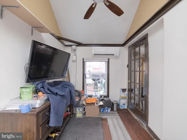 $350,000 | 908 West Amosland Road, Prospect Park, PA 19076