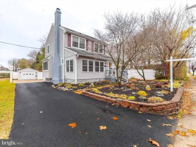 $350,000 | 908 West Amosland Road, Prospect Park, PA 19076