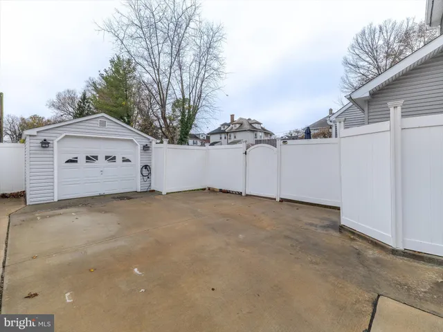 $350,000 | 908 West Amosland Road, Prospect Park, PA 19076