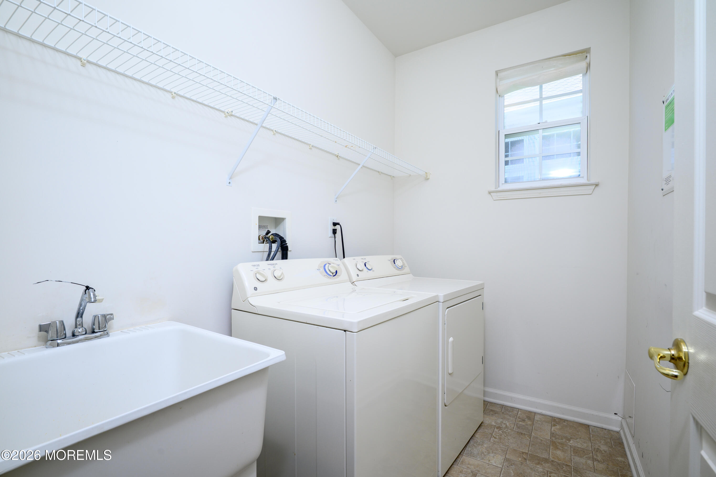 33 Cromwell Lane Jackson, NJ 08527 - Photo 21 of 32 a utility room with dryer and washer