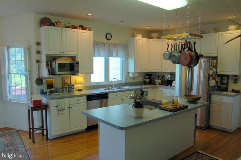 473 Bowling View Road Front Royal, VA 22630 - Photo 1 of 30 Kitchen