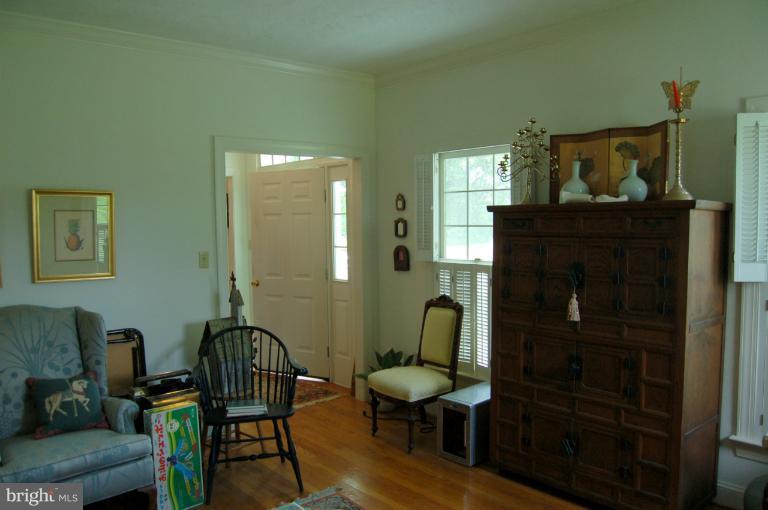 473 Bowling View Road Front Royal, VA 22630 - Photo 5 of 30 Living Room