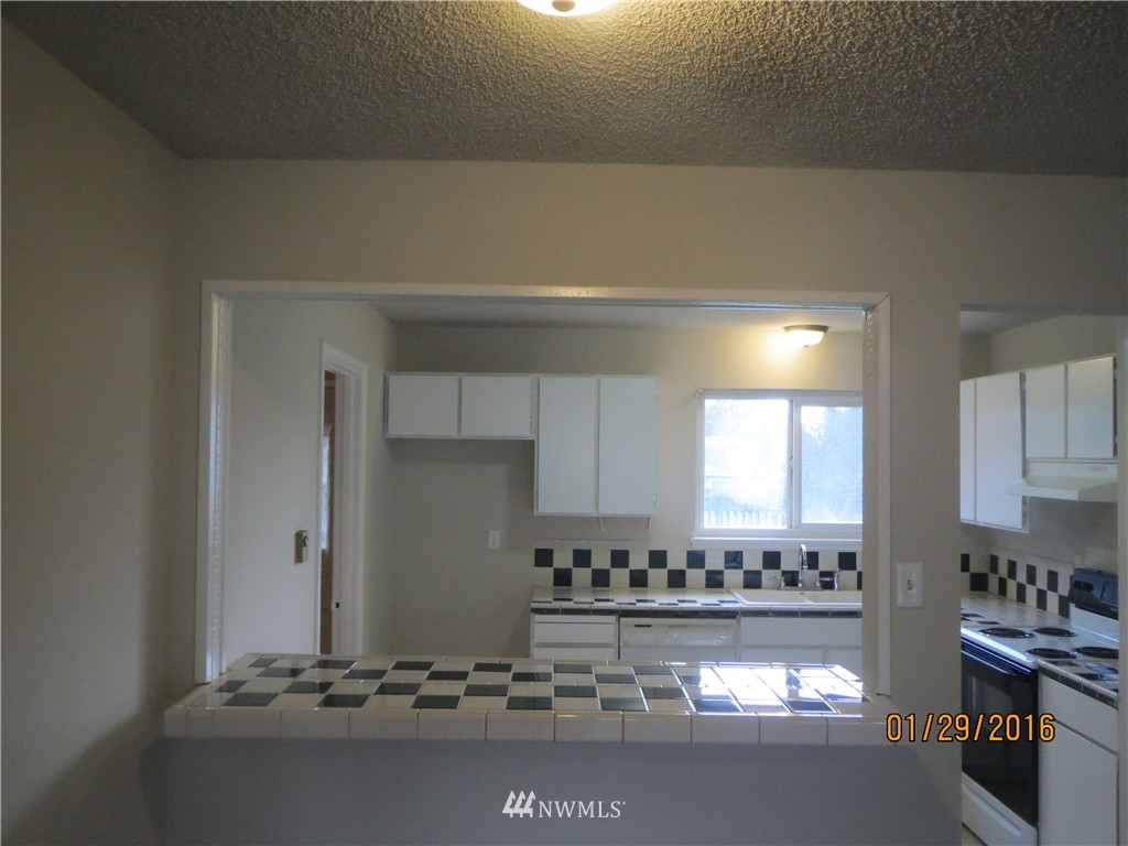 16301 Southeast Petrovitsky Road Renton, WA 98058 - Photo 4 of 9 Gallery Image 4