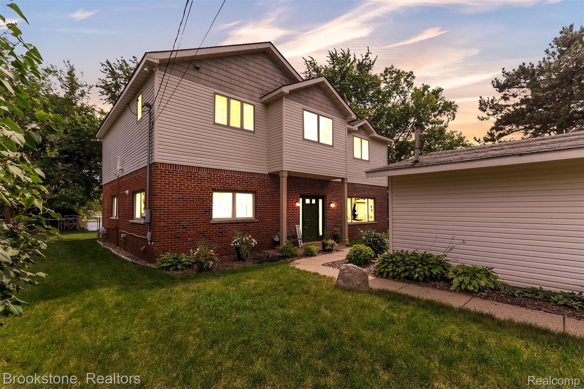 8715 Waumegah Road Clarkston, MI 48348 - Photo 1 of 60 01-8715 Waumegah Rd-WindowStill-Rea.jpg