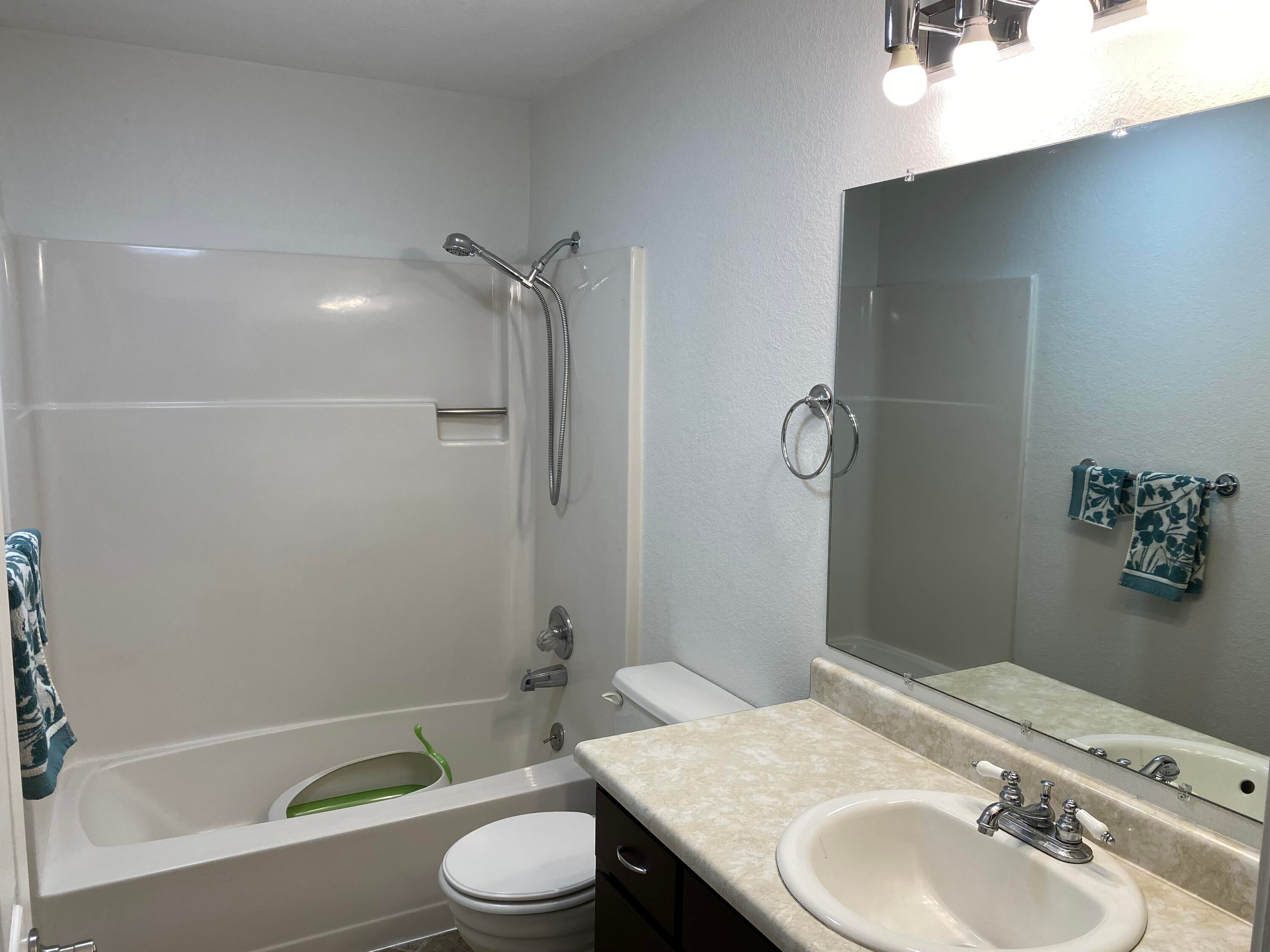 2923 Aldersgate Road Medford, OR 97504 - Photo 10 of 35 IMG_6214