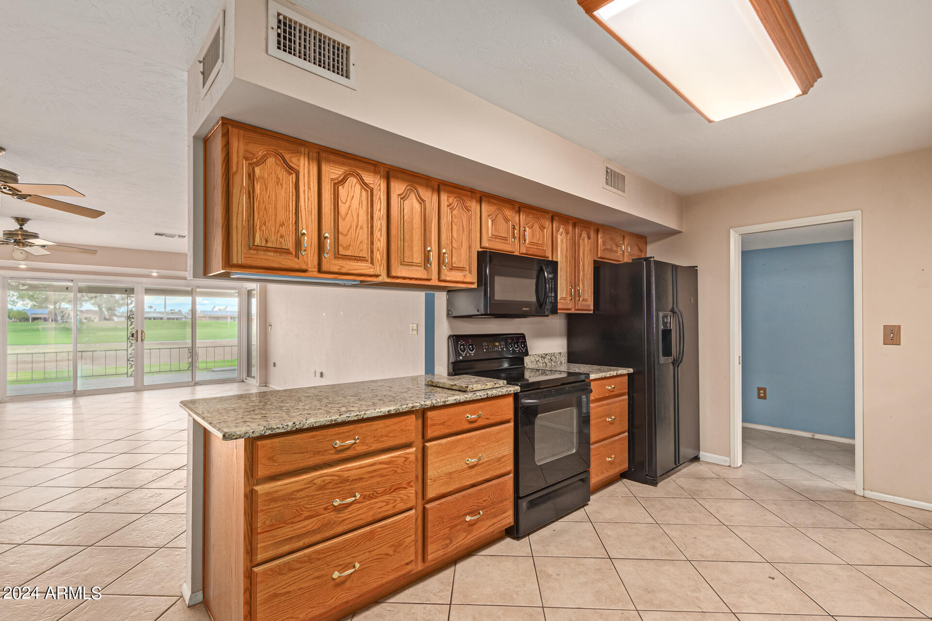 10034 West Mountain View Road Sun City, AZ 85351 - Photo 11 of 29 0011-11-Mountainview