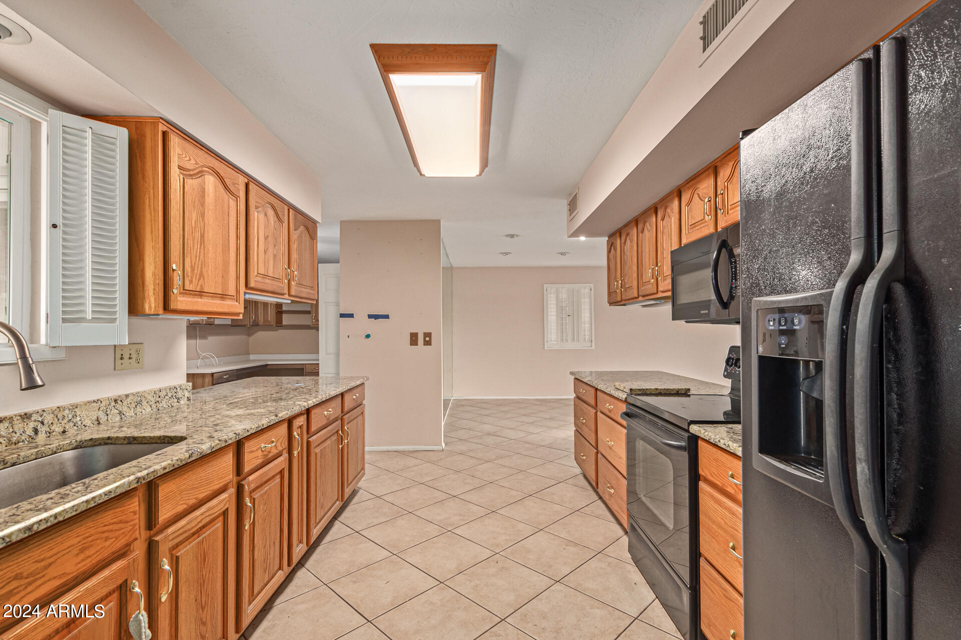 10034 West Mountain View Road Sun City, AZ 85351 - Photo 14 of 29 0014-14-Mountainview