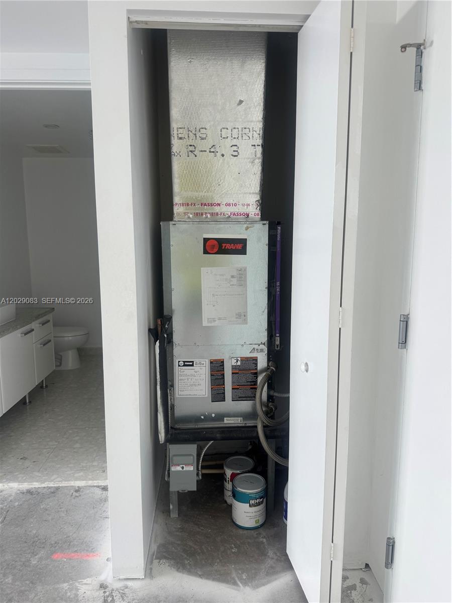 185 Southwest 7th Street, Unit 3900 Miami, FL 33130 - Photo 13 of 14