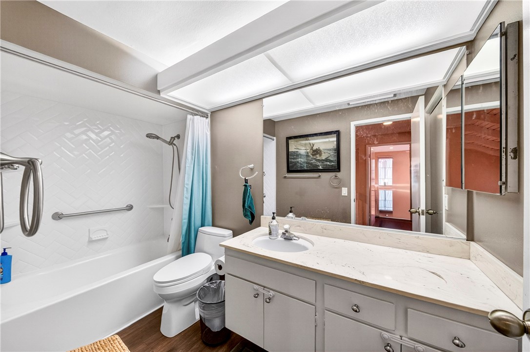 820 Vía Zapata Riverside, CA 92507 - Photo 25 of 37