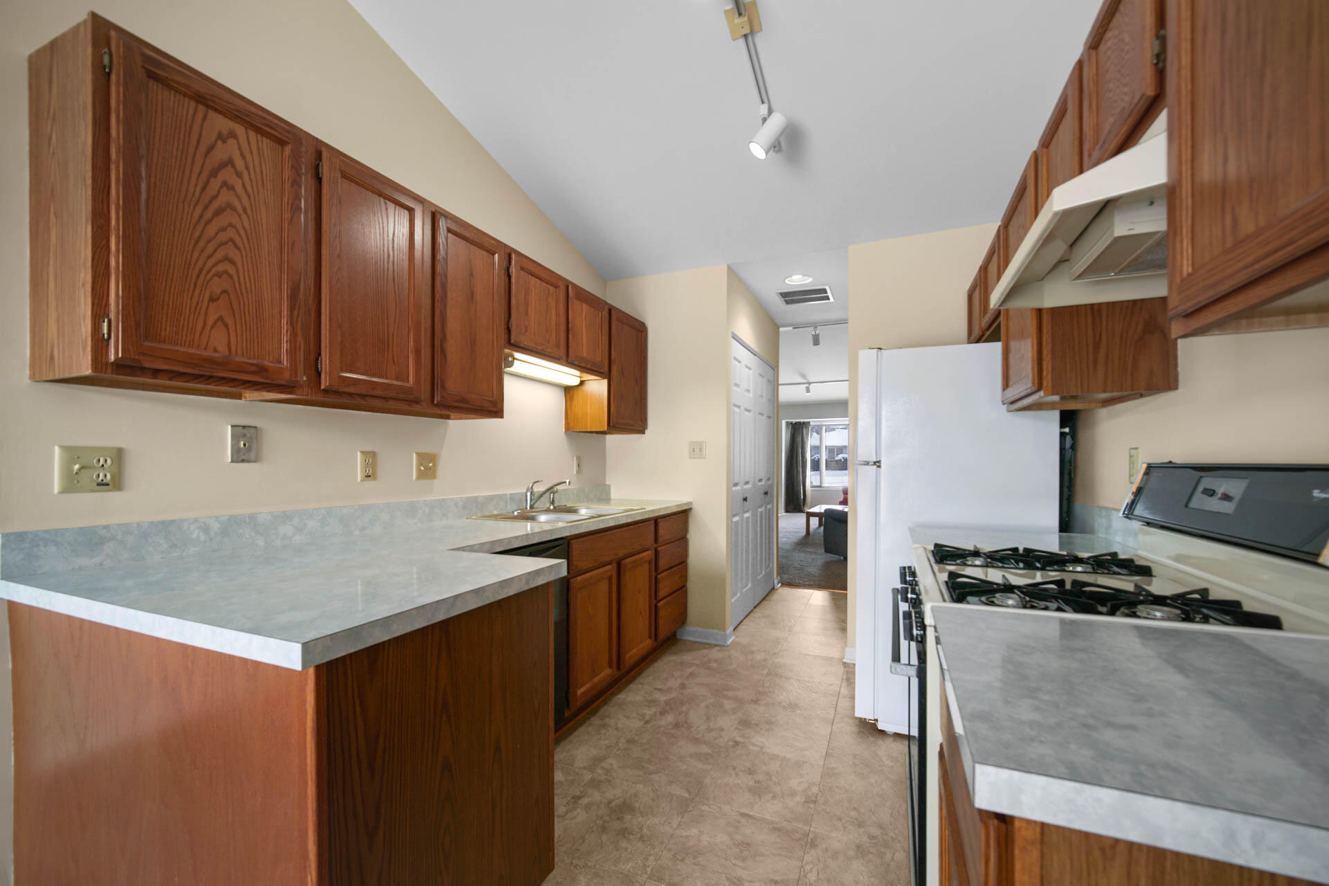 217 Clinton Street Lowell, IN 46356 - Photo 6 of 22 1920x1280
