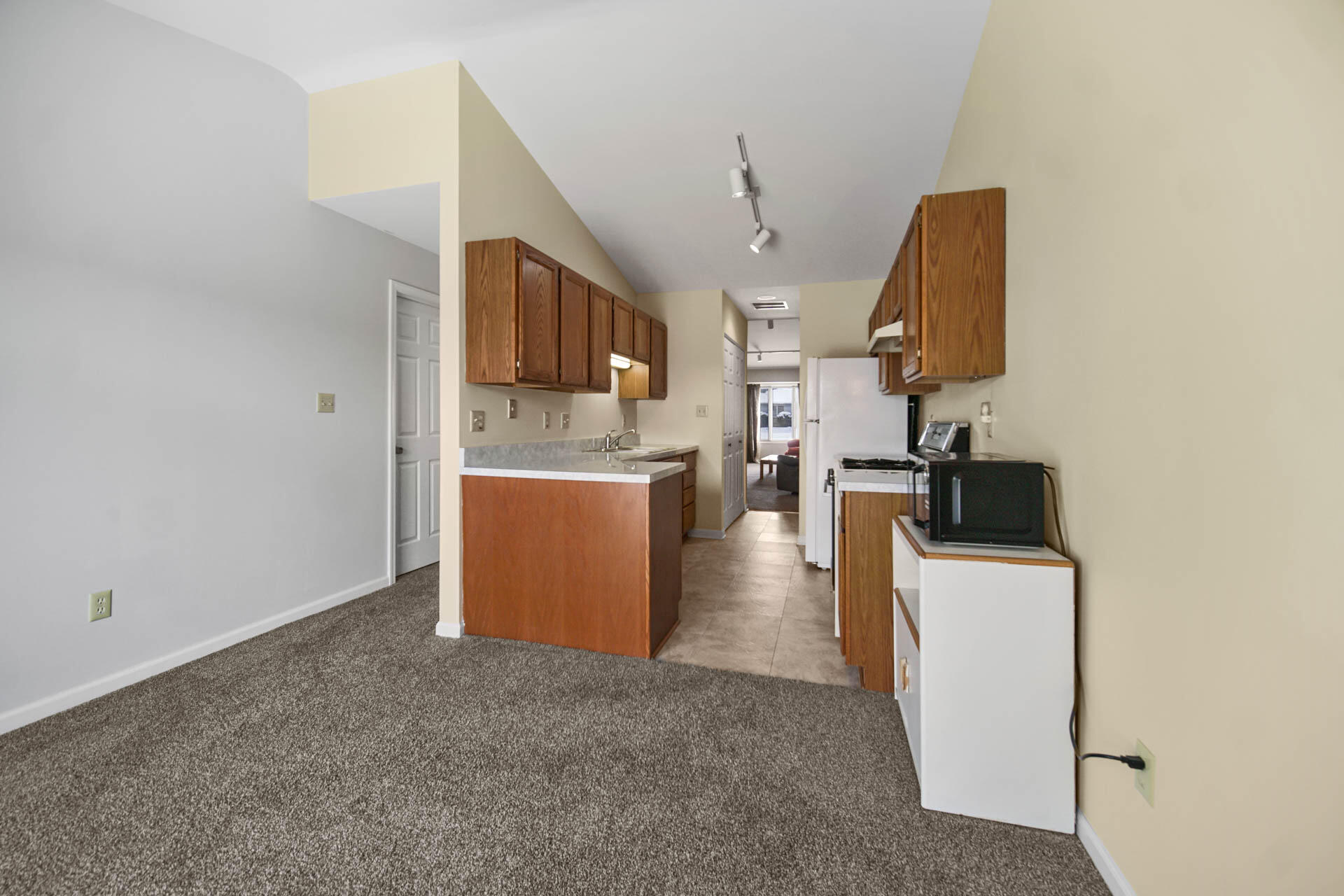 217 Clinton Street Lowell, IN 46356 - Photo 9 of 22 1920x1280
