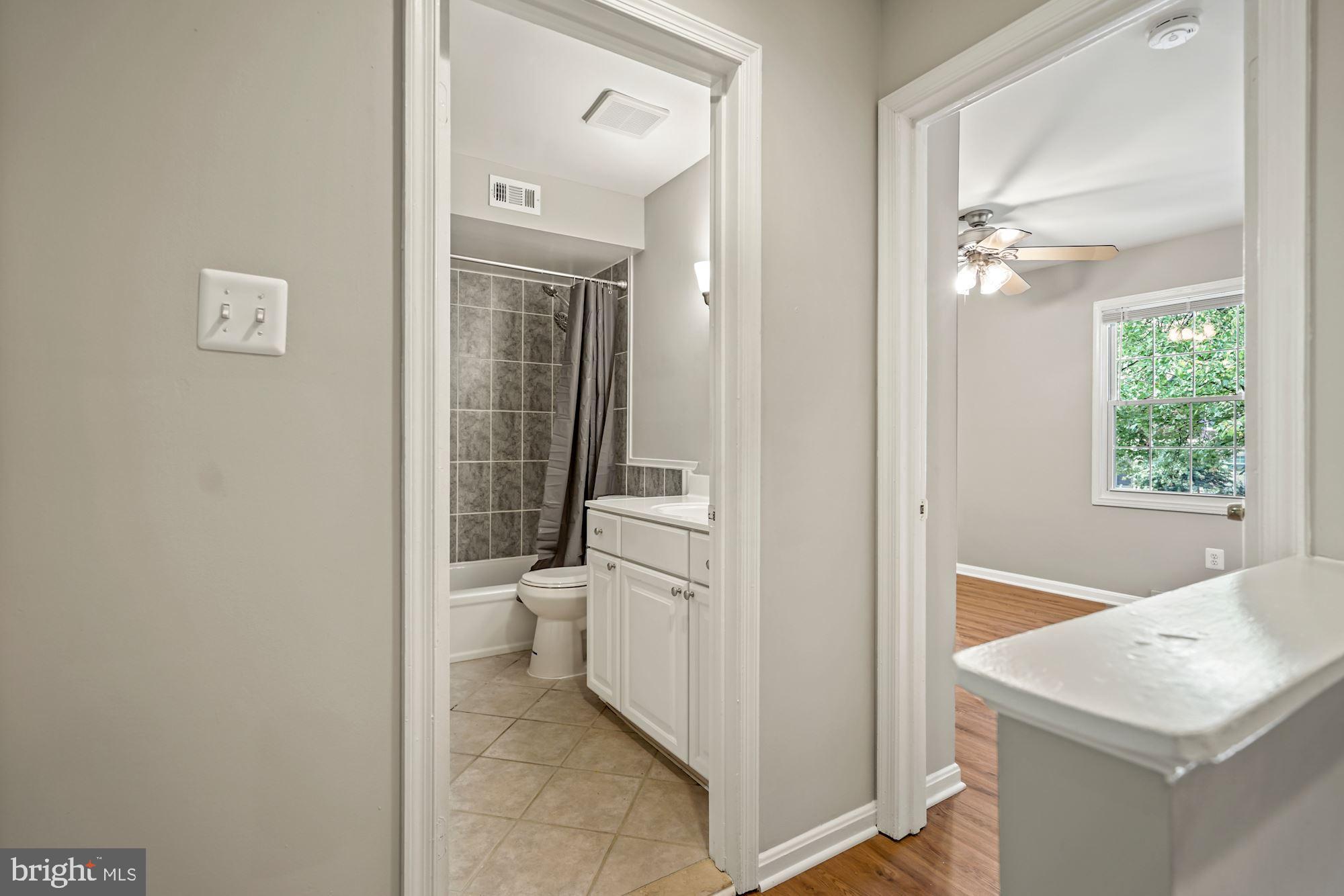 5825 Rexford Drive, Unit 711 Springfield, VA 22152 - Photo 18 of 45