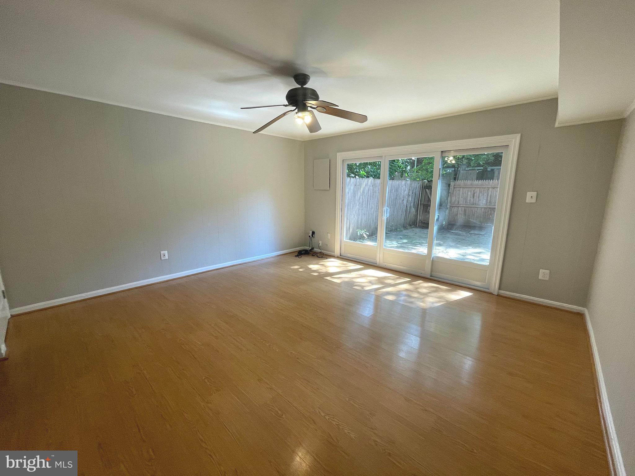 5825 Rexford Drive, Unit 711 Springfield, VA 22152 - Photo 30 of 45 Updated Vinyl Slider