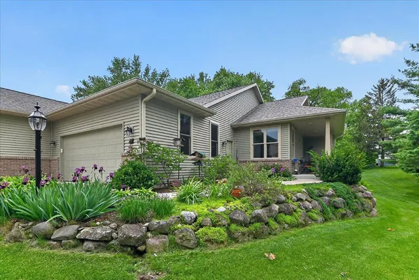 $459,900 | 71 Berdella Court, Cross Plains, WI 53528