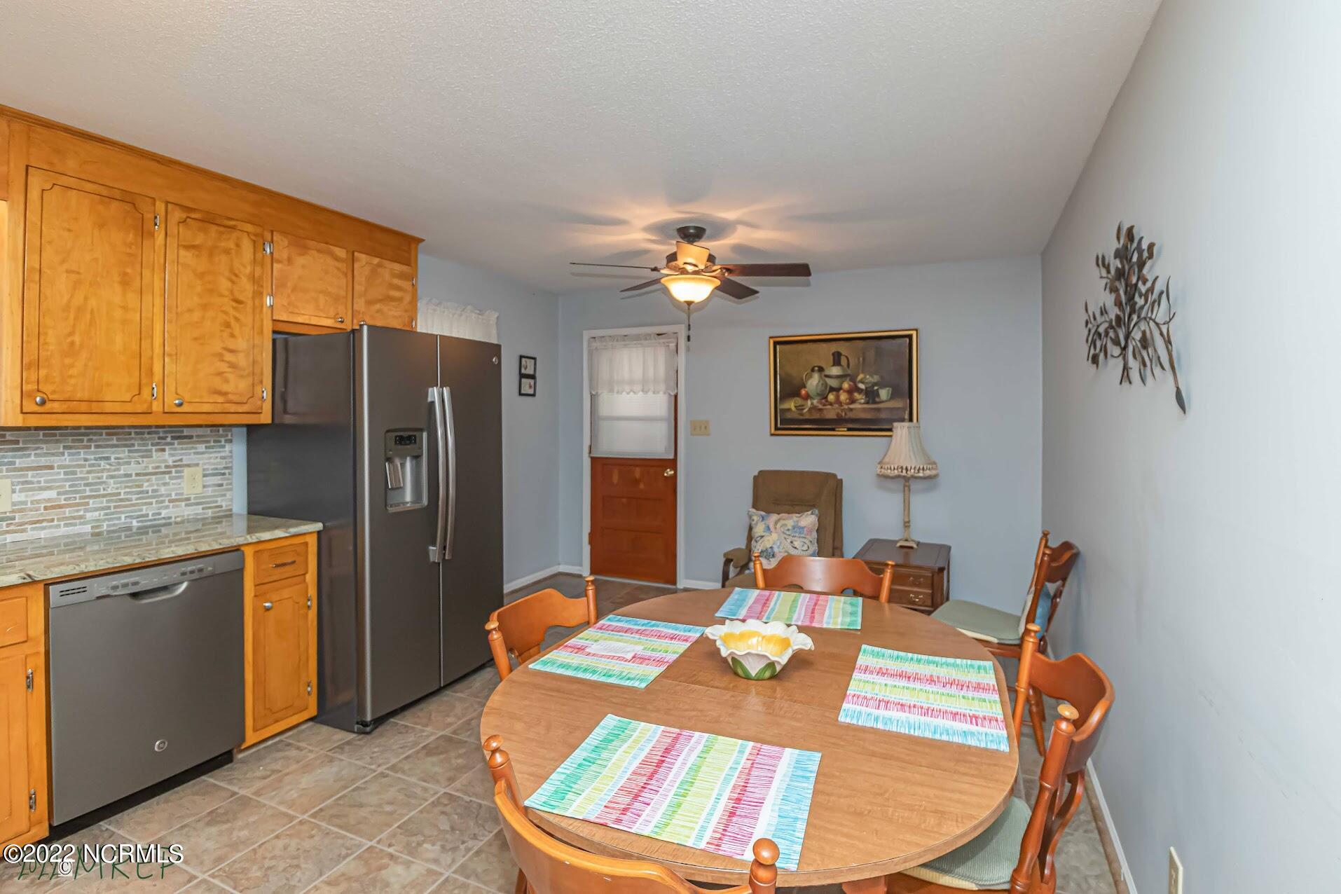 1220 Clinton Road Durham, NC 27703 - Photo 16 of 28 003C1B86-C5F4-4BB7-B531-22AB1657B86F