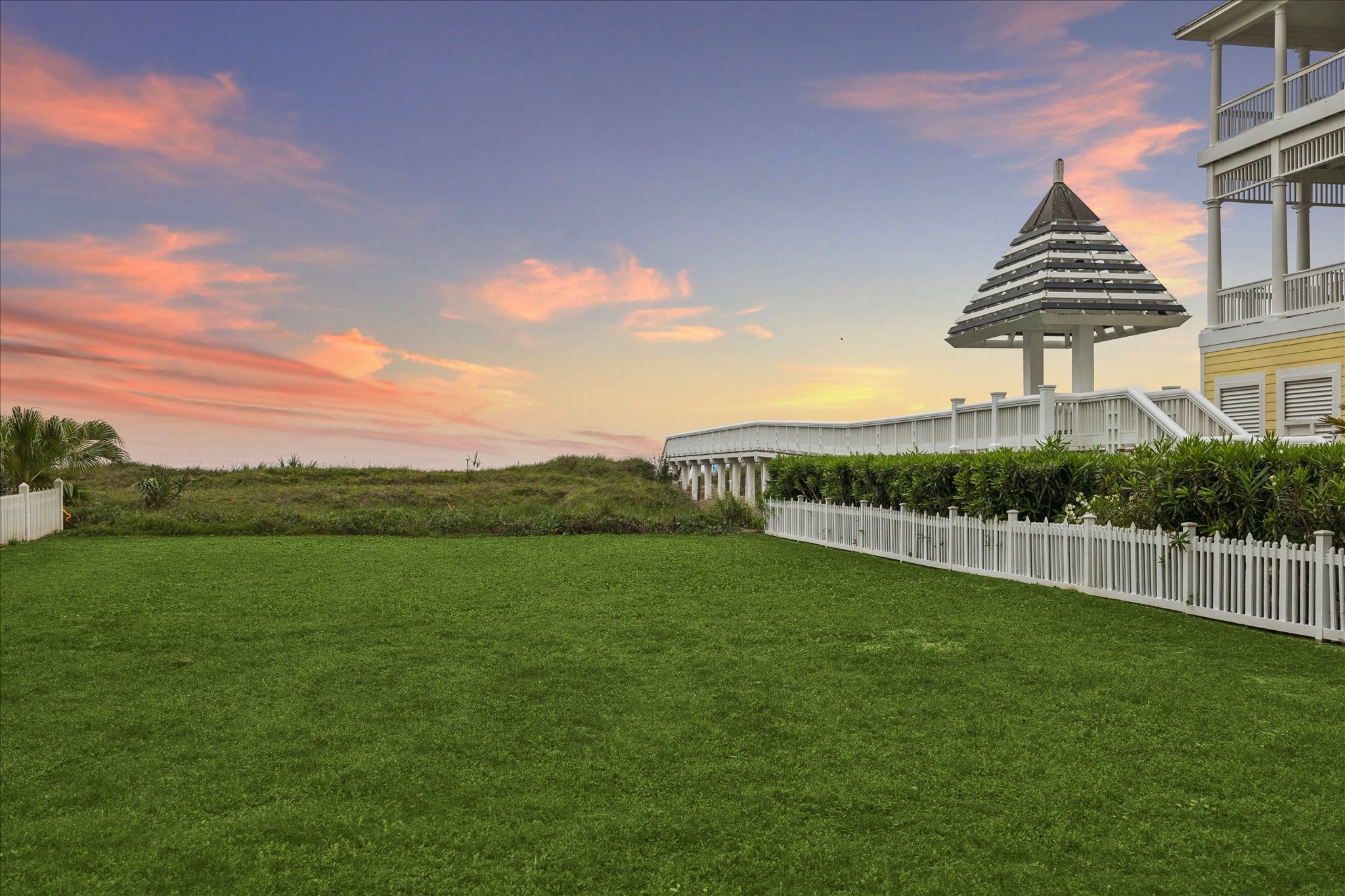 710 Positano Road Galveston, TX 77550 - Photo 29 of 36 The private beach walkover is nearby and provides access to the beach.